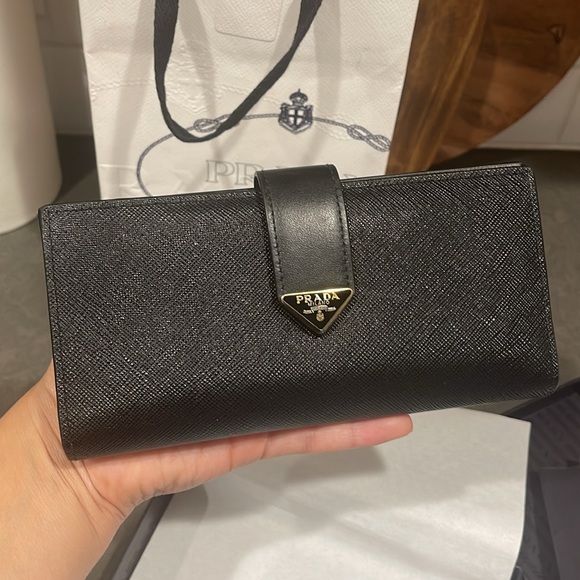 PRADA Large Saffiano and smooth leather wallet - Picture 3 of 13